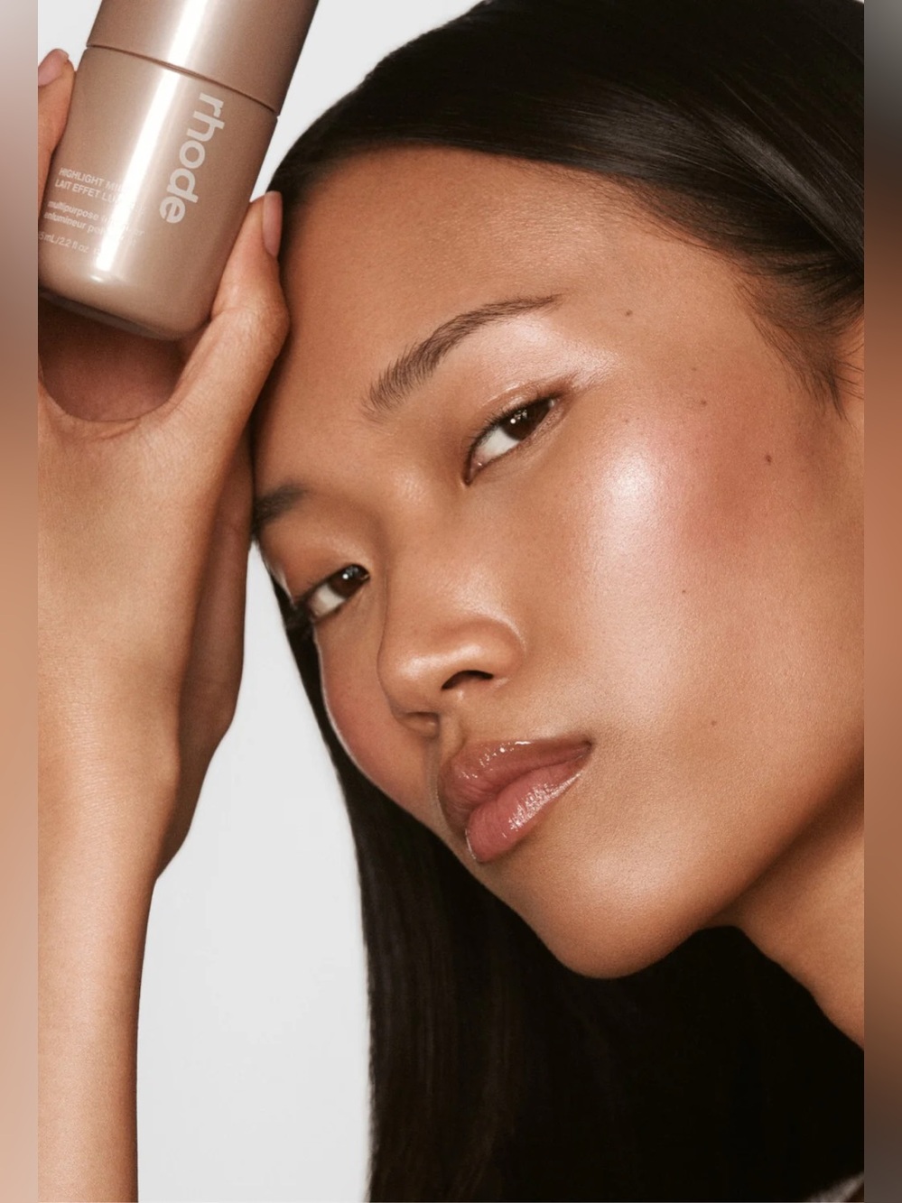 RHODE Highlight Milk - Shade 2 Pearly Champagne - Picture 4 of 5